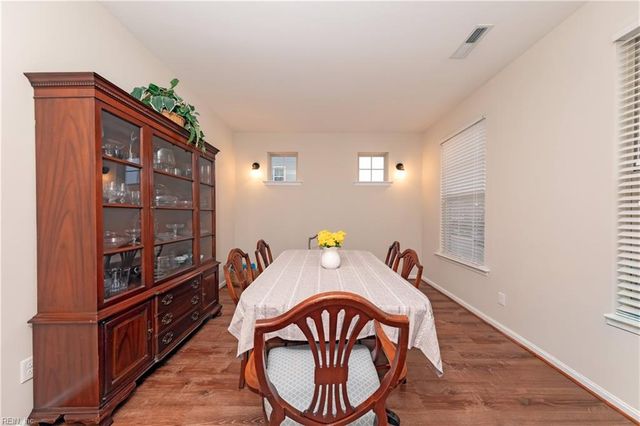 7180 Cooks View LN, Hayes, VA 23072