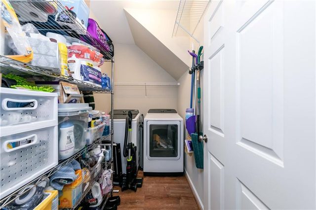 7180 Cooks View LN, Hayes, VA 23072