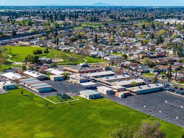 10486 Spaulding Way, Rancho Cordova, CA 95670