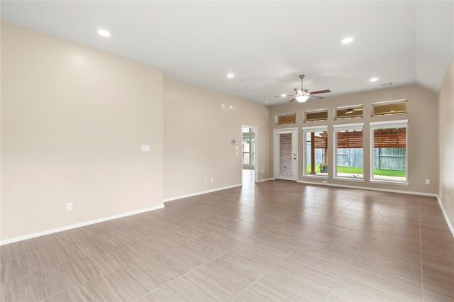 2110 Cinnamon Teal Circle, Brookshire, TX 77423