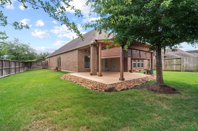 2110 Cinnamon Teal Circle, Brookshire, TX 77423