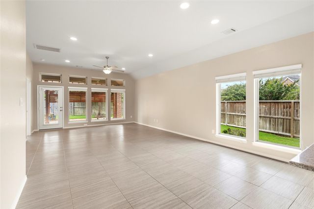2110 Cinnamon Teal Circle, Brookshire, TX 77423