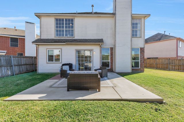 2554 Melissa Court, Carrollton, TX 75006