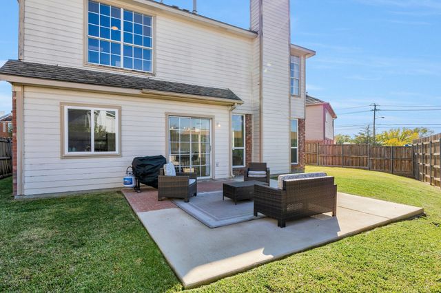 2554 Melissa Court, Carrollton, TX 75006