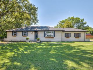 904 NE 12th Street, Wagoner, OK 74467