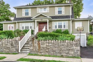 119 St James Terrace, Yonkers, NY 10704