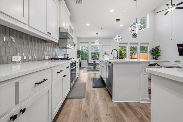 2328 Roaring River TRL, Leander, TX 78641