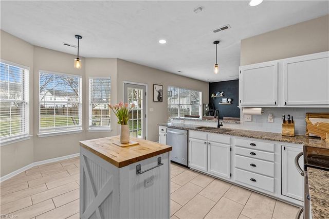 6322 Pelican CRES S, Suffolk, VA 23435