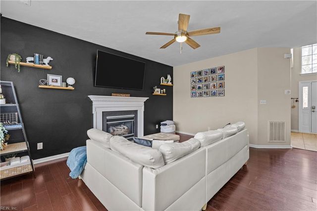 6322 Pelican CRES S, Suffolk, VA 23435