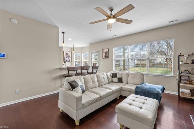 6322 Pelican CRES S, Suffolk, VA 23435