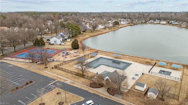 6322 Pelican CRES S, Suffolk, VA 23435