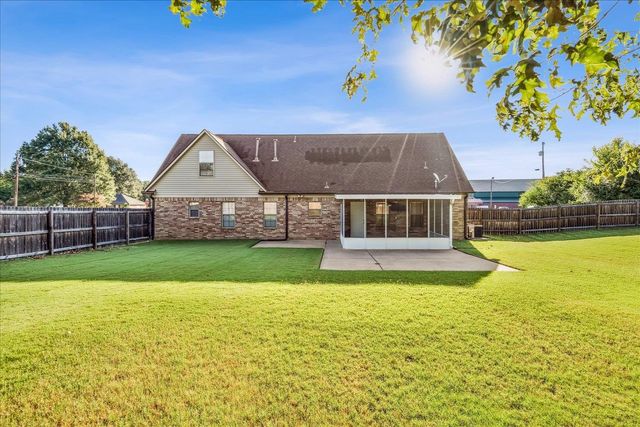 239 BLAYDES DR, Atoka, TN 38004
