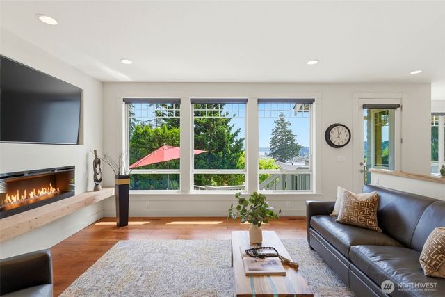 3915 Bayview Lane, Gig Harbor, WA 98332