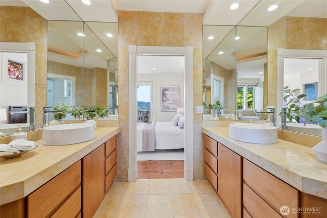 3915 Bayview Lane, Gig Harbor, WA 98332