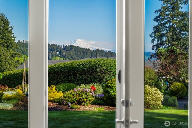 3915 Bayview Lane, Gig Harbor, WA 98332