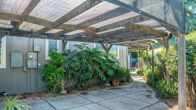 2184 Linden St, Atwater, CA 95301