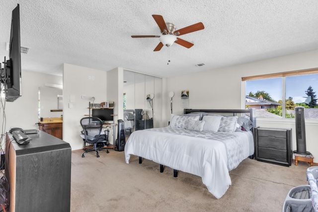 5920 Valley Hi Dr, Sacramento, CA 95823