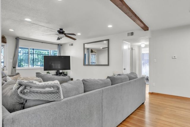 5920 Valley Hi Dr, Sacramento, CA 95823