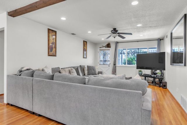 5920 Valley Hi Dr, Sacramento, CA 95823