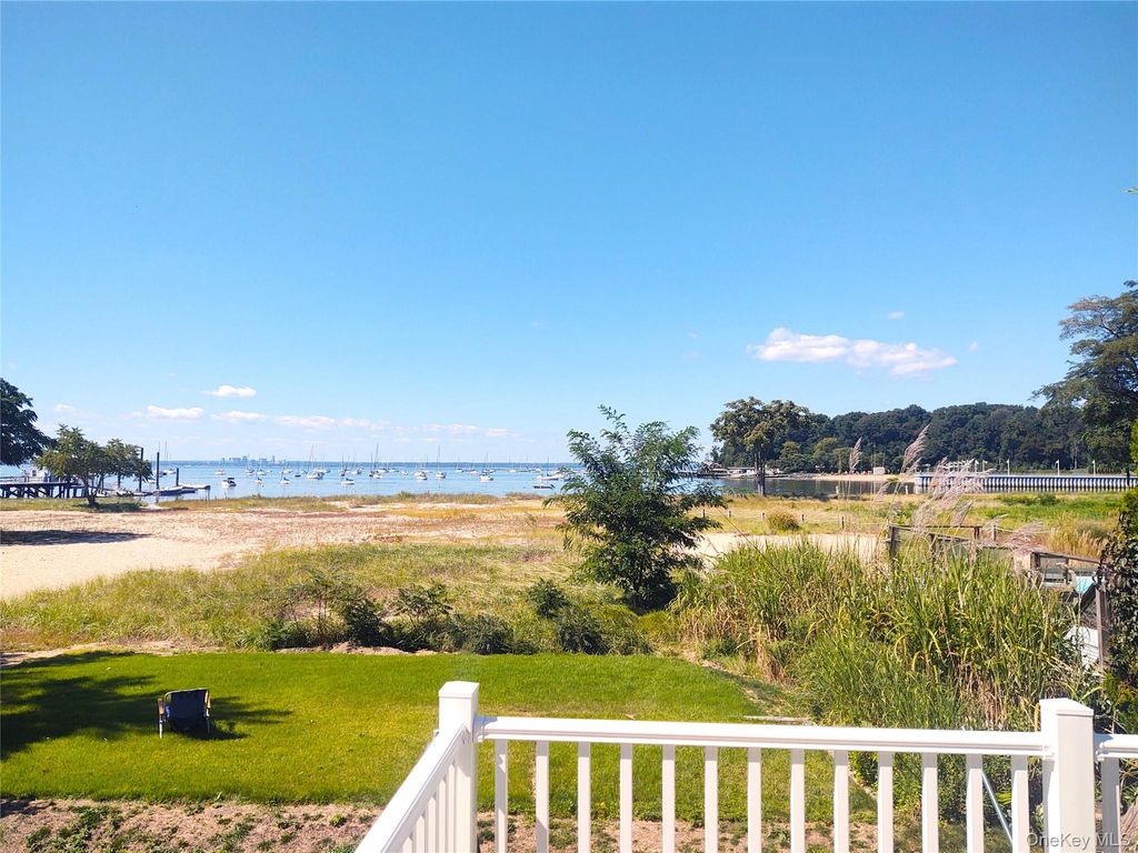 16 The Boulevard, Sea Cliff, NY 11579 — photo 2