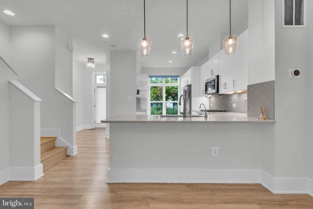 11326 EMERALD PARK RD, Potomac, MD 20854