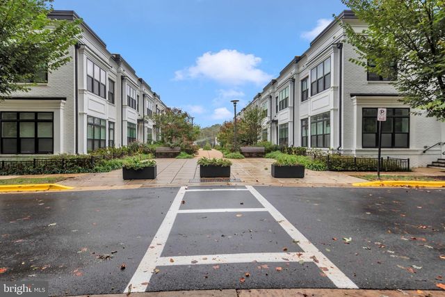 11326 EMERALD PARK RD, Potomac, MD 20854