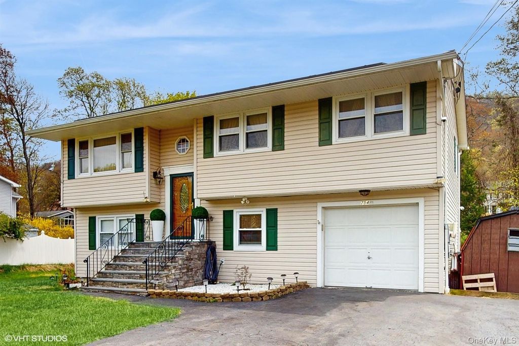 754 Wolcott Avenue, Beacon, NY 12508