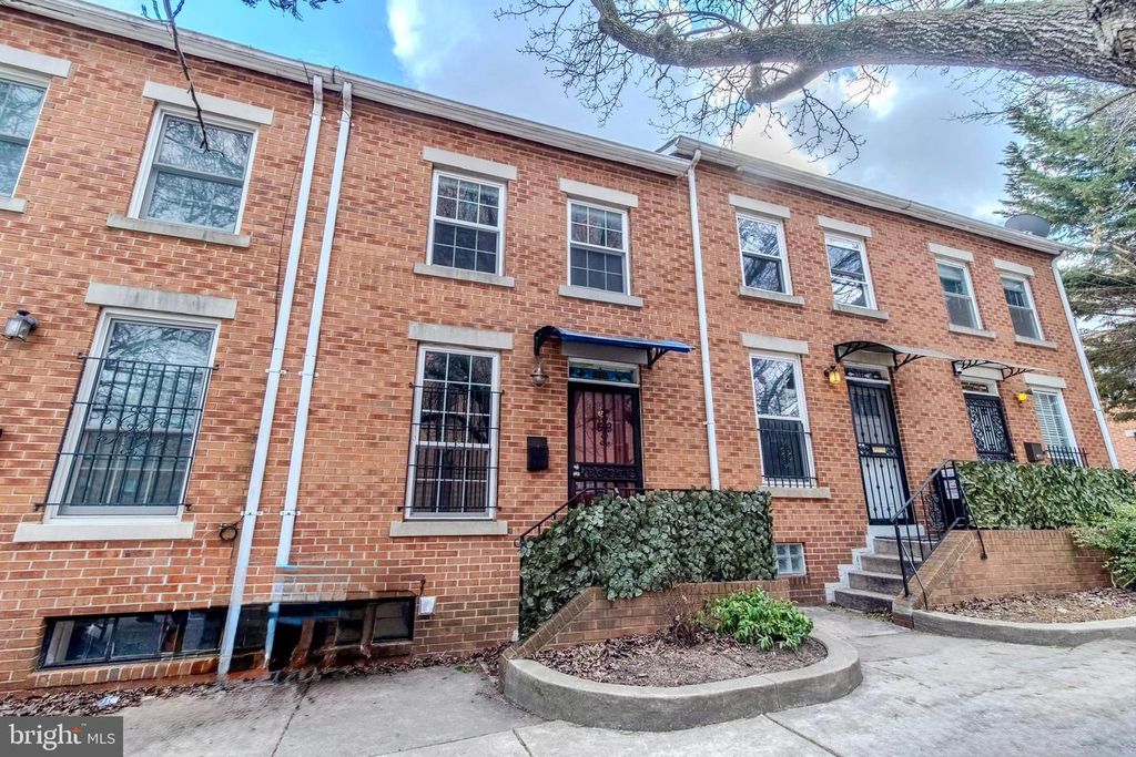 1805 E LAMLEY ST, Baltimore, MD 21231