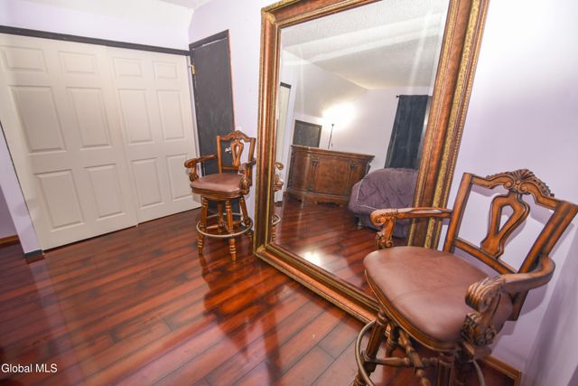 15 Longwood Drive, Clifton Park, NY 12065