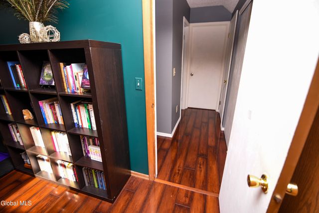 15 Longwood Drive, Clifton Park, NY 12065