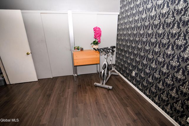 15 Longwood Drive, Clifton Park, NY 12065