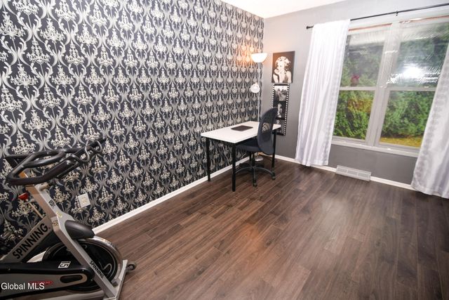 15 Longwood Drive, Clifton Park, NY 12065