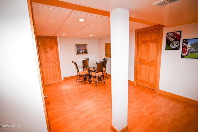 15 Longwood Drive, Clifton Park, NY 12065