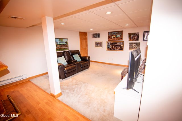 15 Longwood Drive, Clifton Park, NY 12065