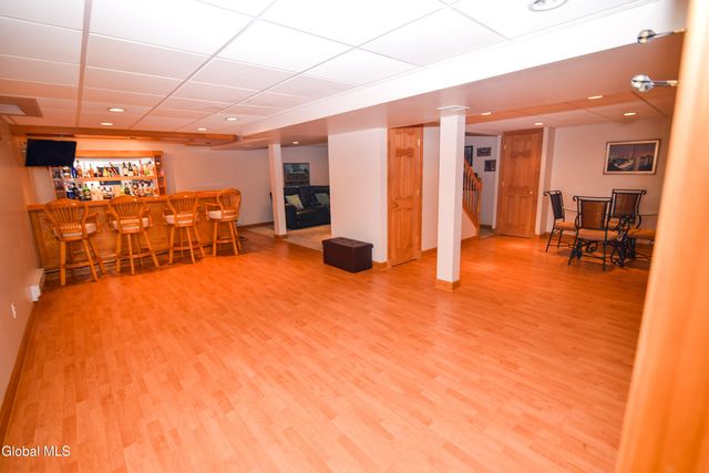 15 Longwood Drive, Clifton Park, NY 12065