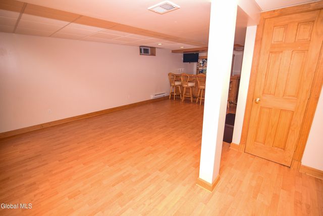 15 Longwood Drive, Clifton Park, NY 12065