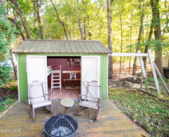 15 Longwood Drive, Clifton Park, NY 12065