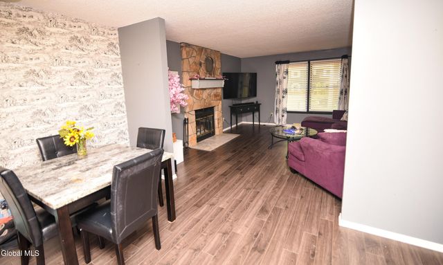 15 Longwood Drive, Clifton Park, NY 12065