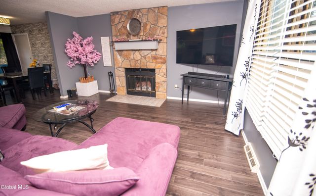 15 Longwood Drive, Clifton Park, NY 12065