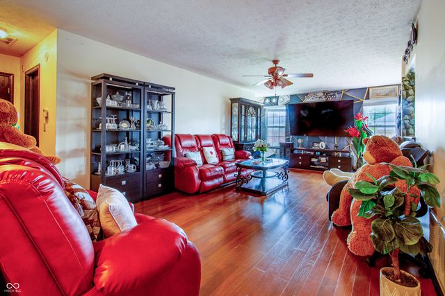 931 Lionshead Lane, Greenwood, IN 46143