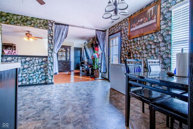 931 Lionshead Lane, Greenwood, IN 46143