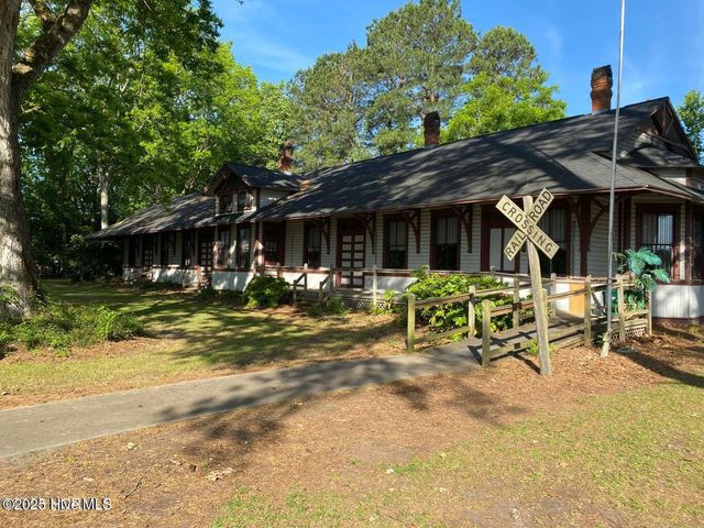 217 N Howard Street, Chadbourn, NC 28431