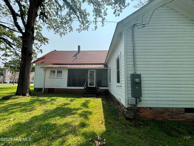 217 N Howard Street, Chadbourn, NC 28431