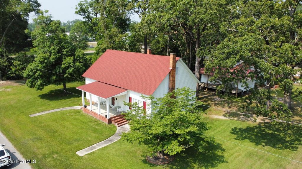 217 N Howard Street, Chadbourn, NC 28431