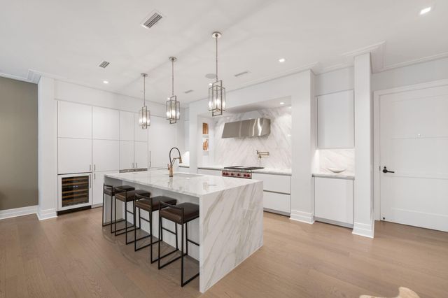 6017 Memorial Drive 305, Houston, TX 77007