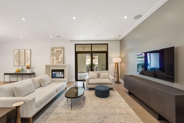 6017 Memorial Drive 305, Houston, TX 77007