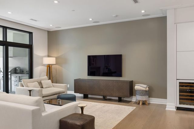 6017 Memorial Drive 305, Houston, TX 77007