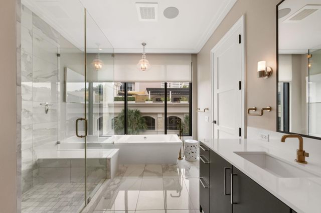 6017 Memorial Drive 305, Houston, TX 77007