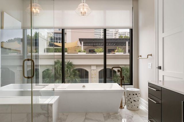 6017 Memorial Drive 305, Houston, TX 77007