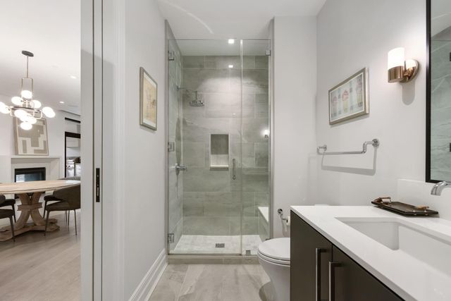 6017 Memorial Drive 305, Houston, TX 77007